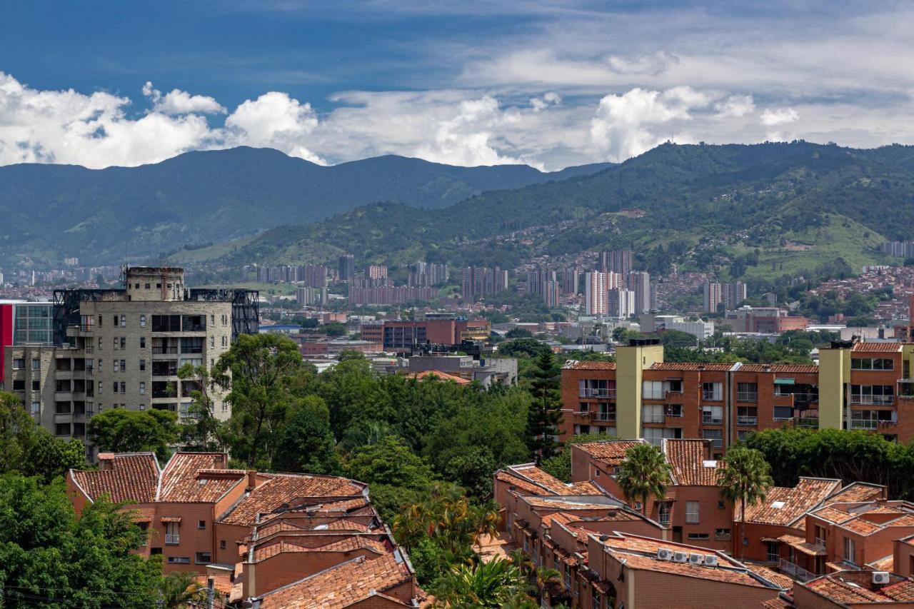 Alcazar De Oviedo By Ee Hoteles Medellín Buitenkant foto